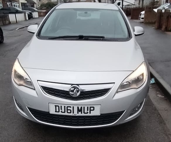 Used Vauxhall Astra 2011 for sale - 76971175: Photo 3