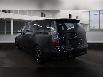 Used Mitsubishi Grandis 2004 for sale - 77410783: Photo