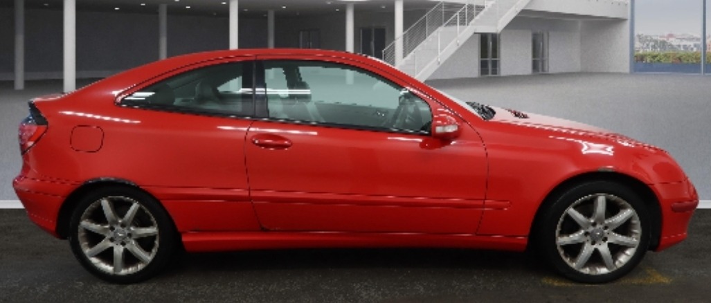 Used Mercedes-Benz C Class 2003 for sale - 77336887: Photo 2