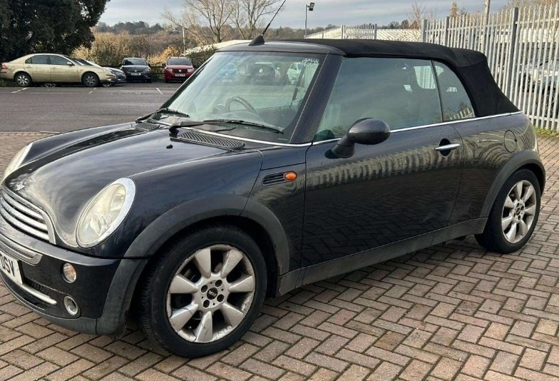 Used MINI Convertible 2005 for sale - 77290017: Photo 4