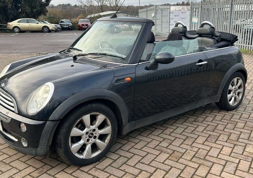 Used MINI Convertible 2005 for sale - 77290017: Photo 8