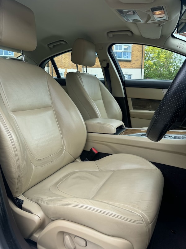 Used Jaguar XF 2013 for sale - 74217956: Photo 10