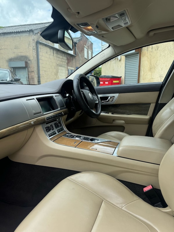 Used Jaguar XF 2013 for sale - 74217956: Photo 11
