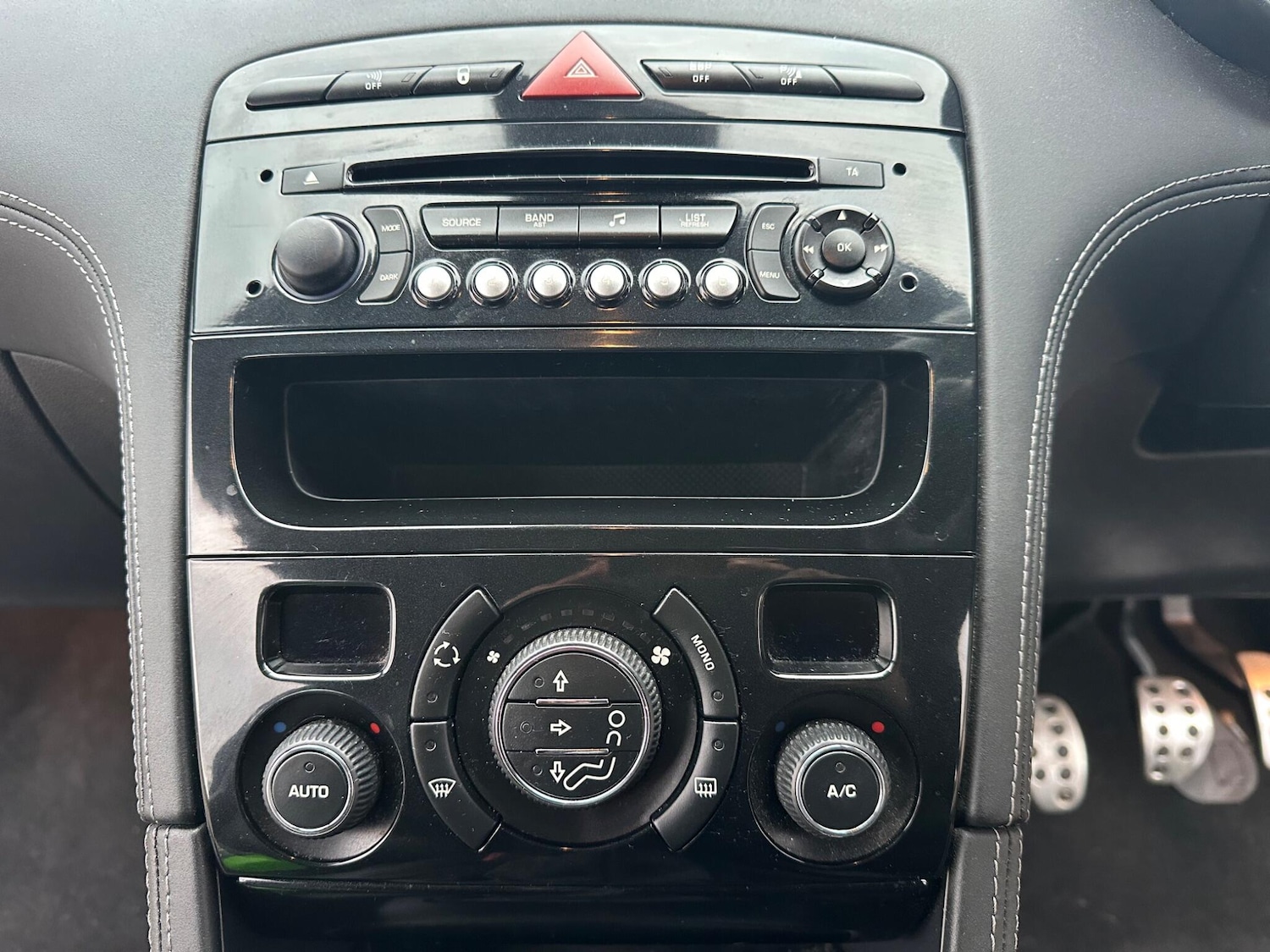 Used Peugeot RCZ 2012 for sale - 76942449: Photo 16