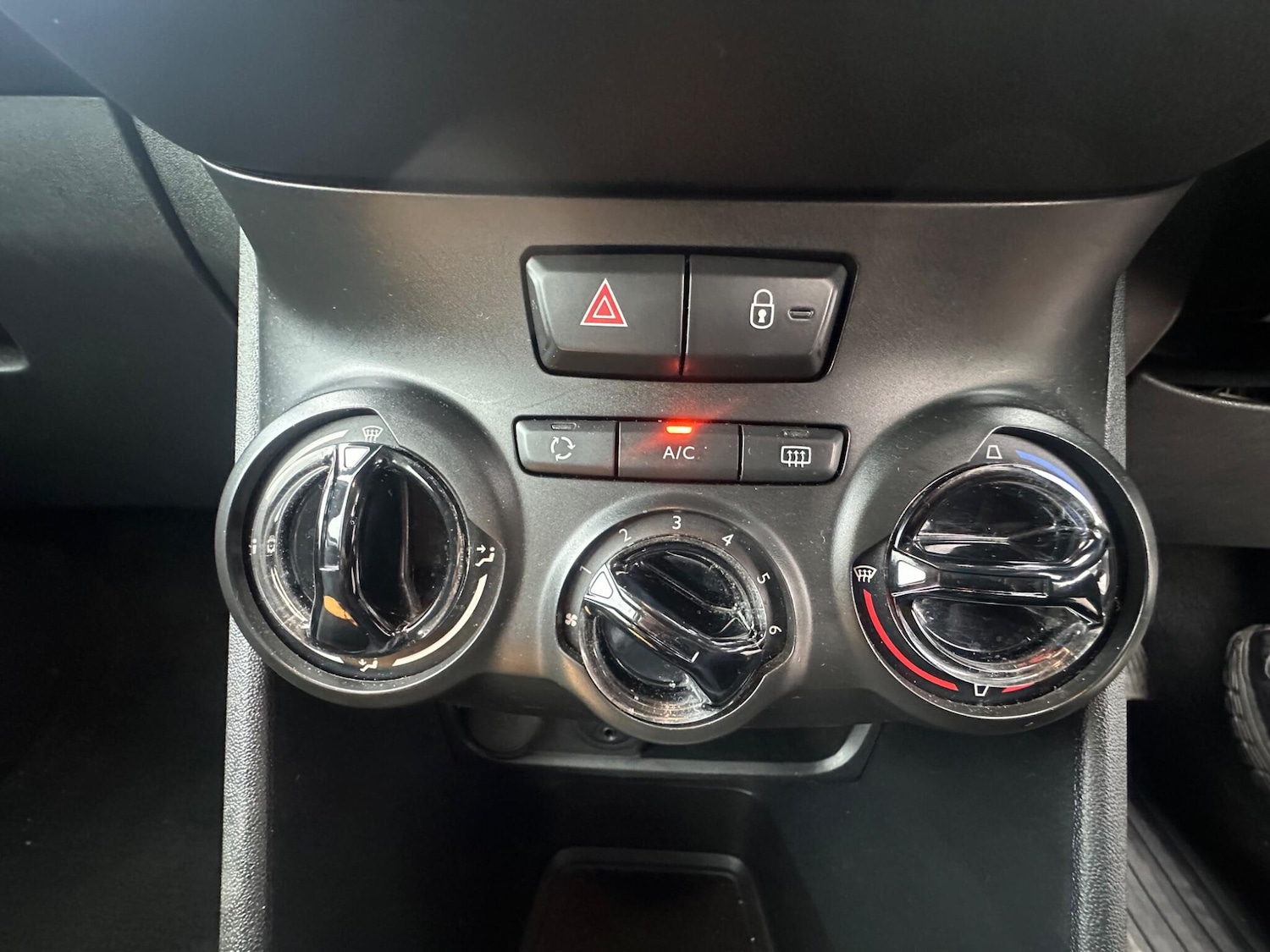 Used Peugeot 208 2013 for sale - 77550061: Photo 13