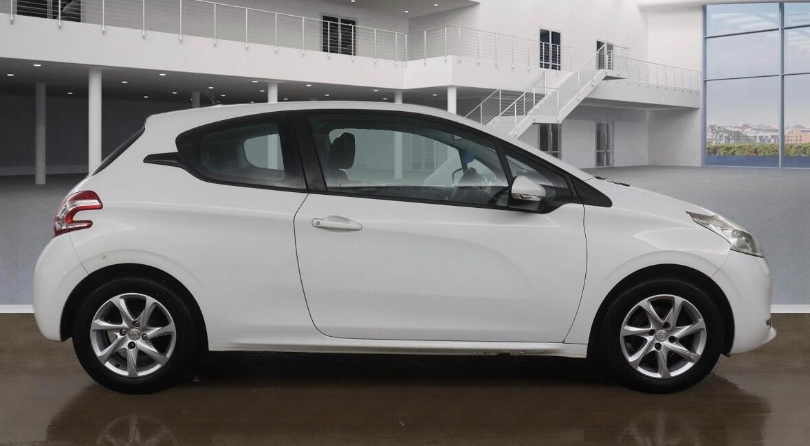 Used Peugeot 208 2013 for sale - 77550061: Photo 6