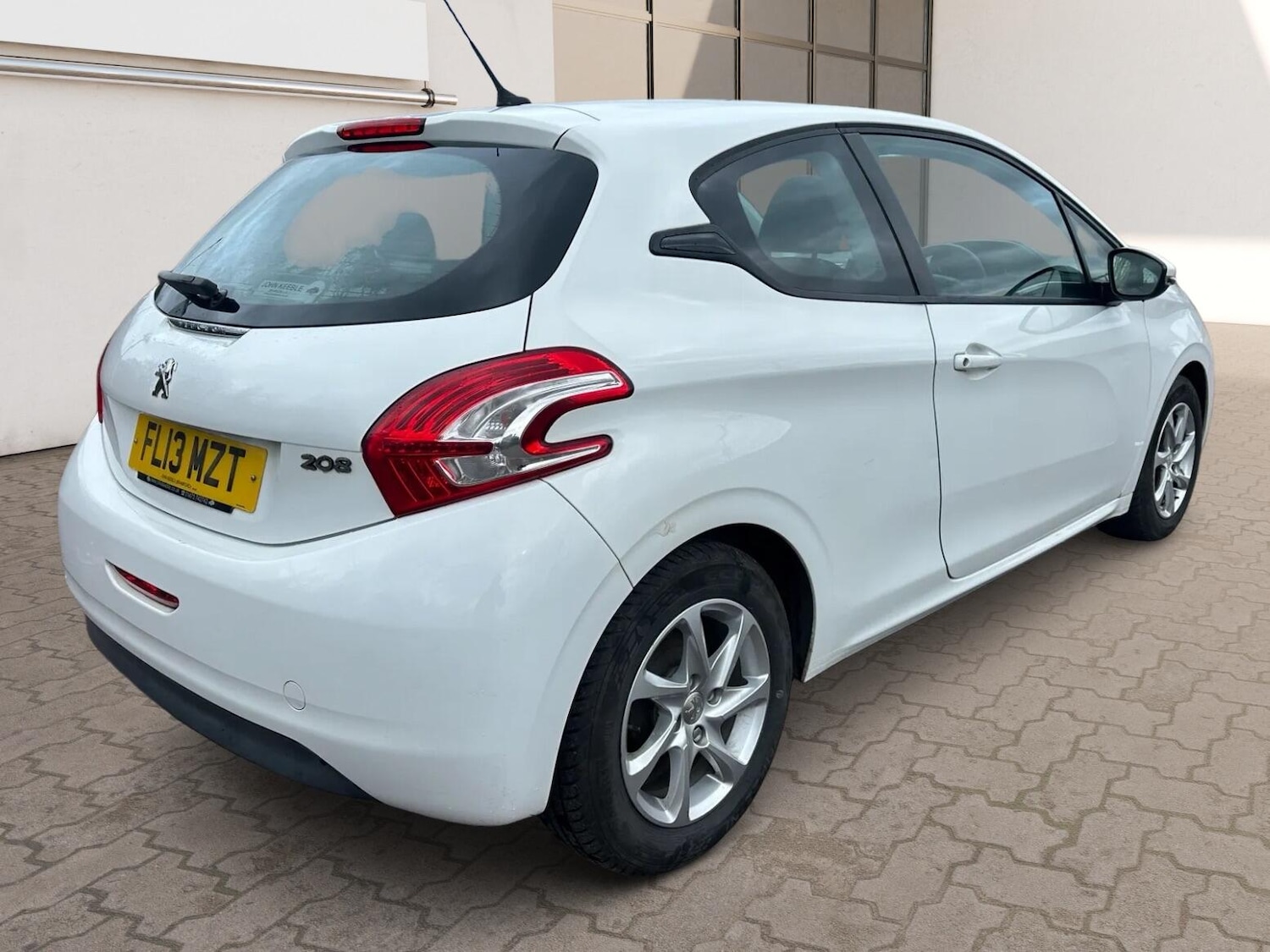 Used Peugeot 208 2013 for sale - 77550061: Photo 7