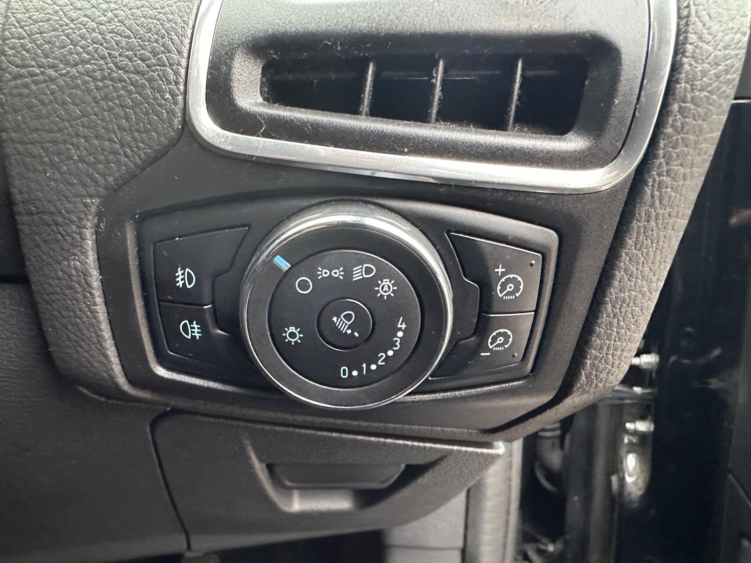 Used Ford Focus 2011 for sale - 76645896: Photo 16