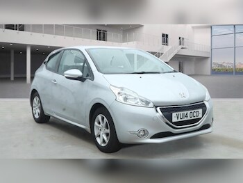 Used Peugeot 208 2014 for sale - 77853181: Photo