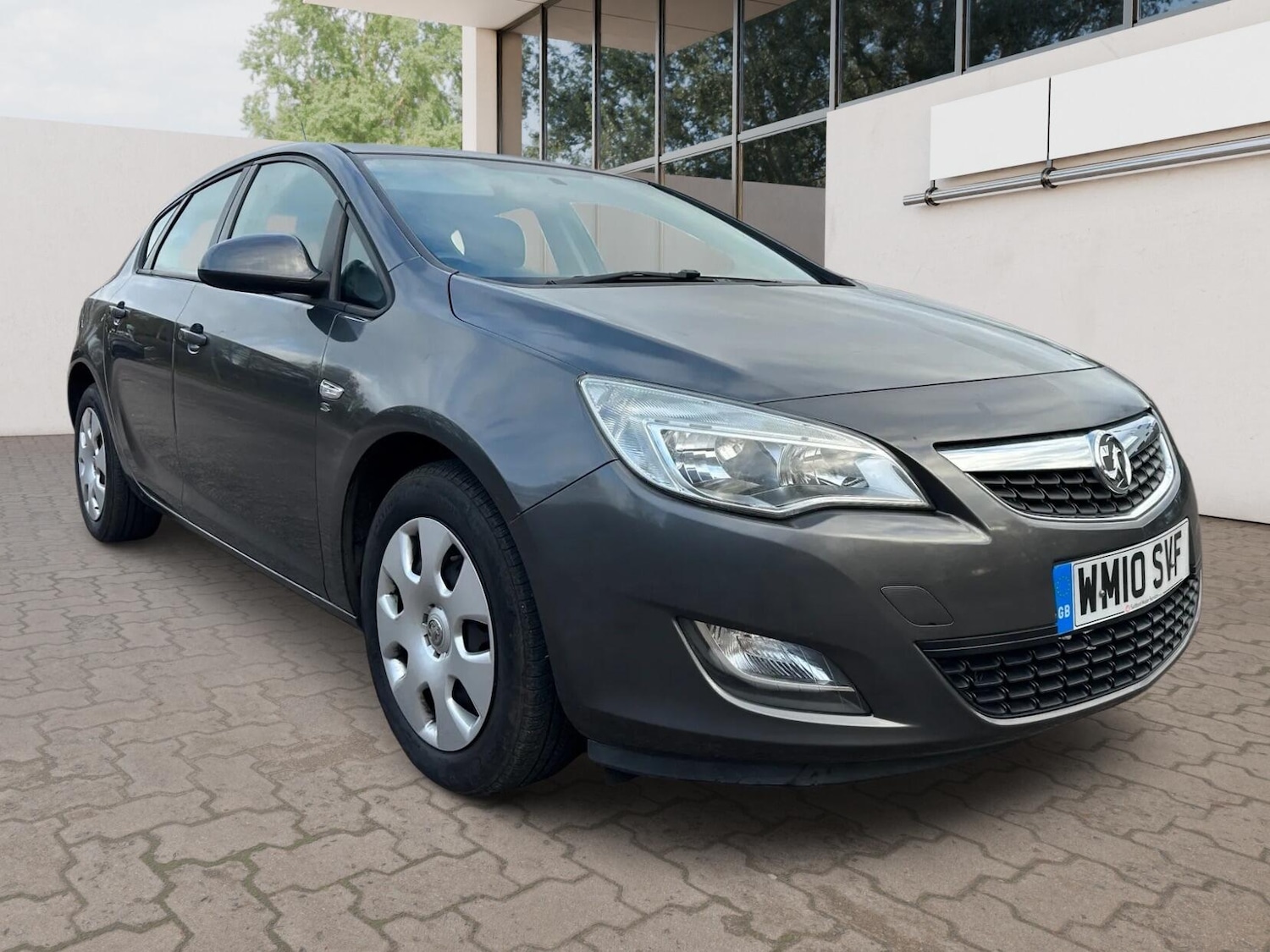 Used Vauxhall Astra 2010 for sale - 76688814: Photo 1