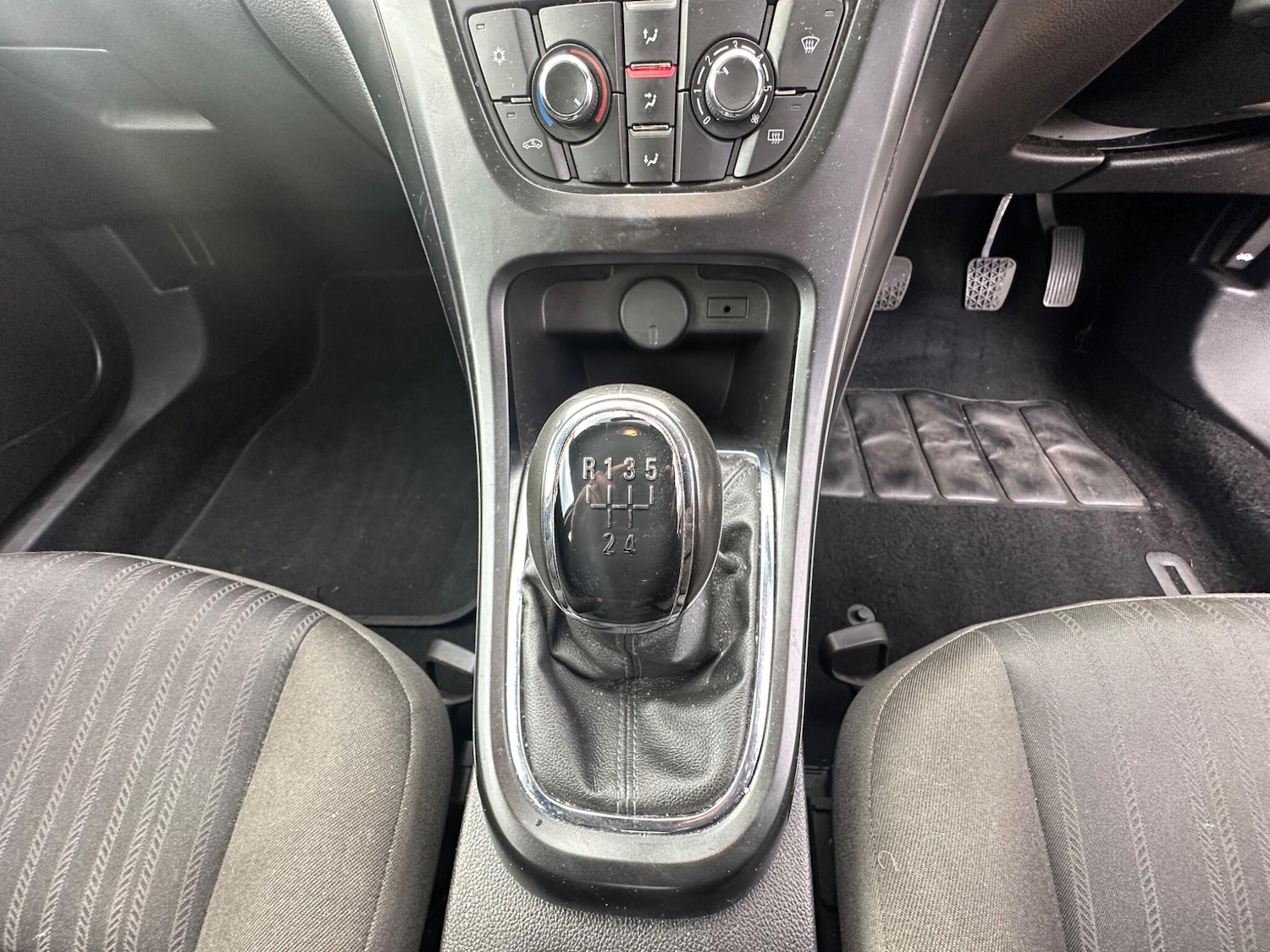 Used Vauxhall Astra 2010 for sale - 76688814: Photo 16