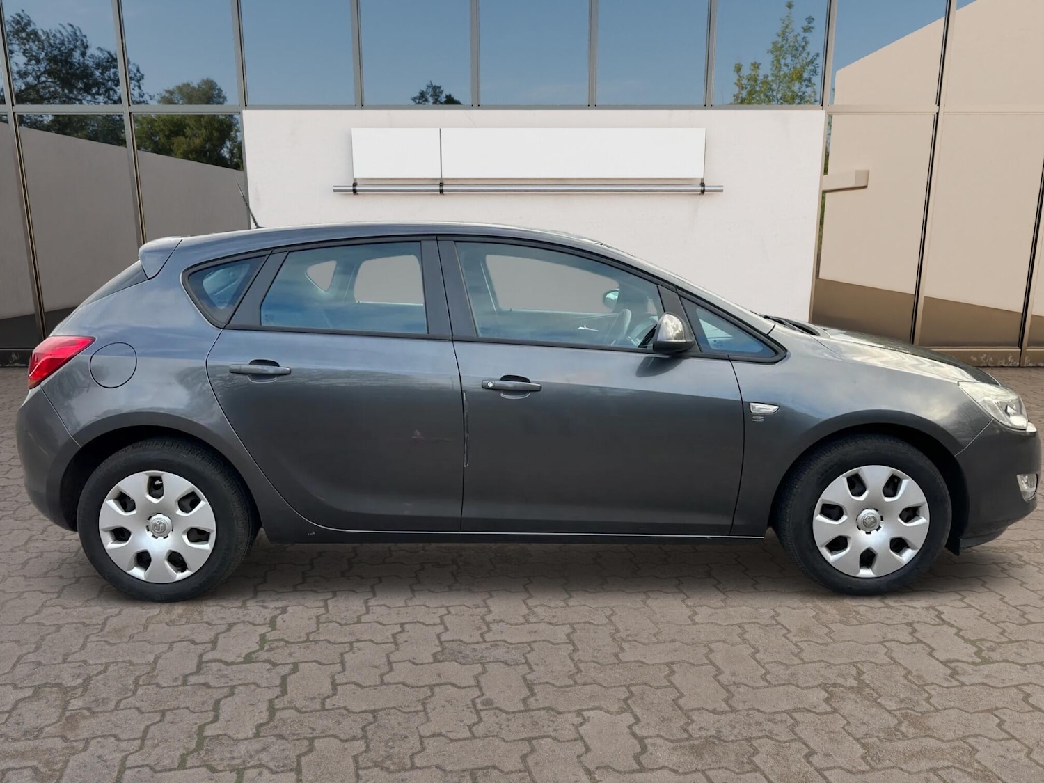 Used Vauxhall Astra 2010 for sale - 76688814: Photo 8