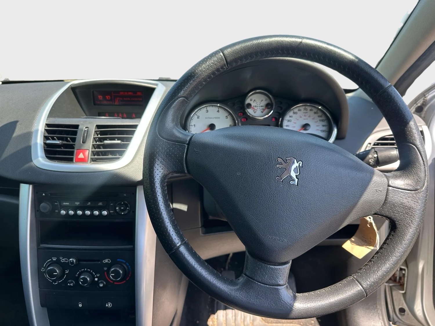 Used Peugeot 207 2012 for sale - 76370481: Photo 10