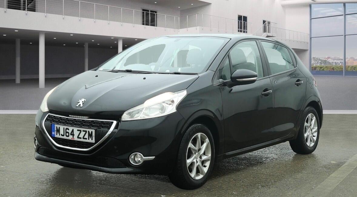 Used Peugeot 208 2014 for sale - 77478952: Photo 2