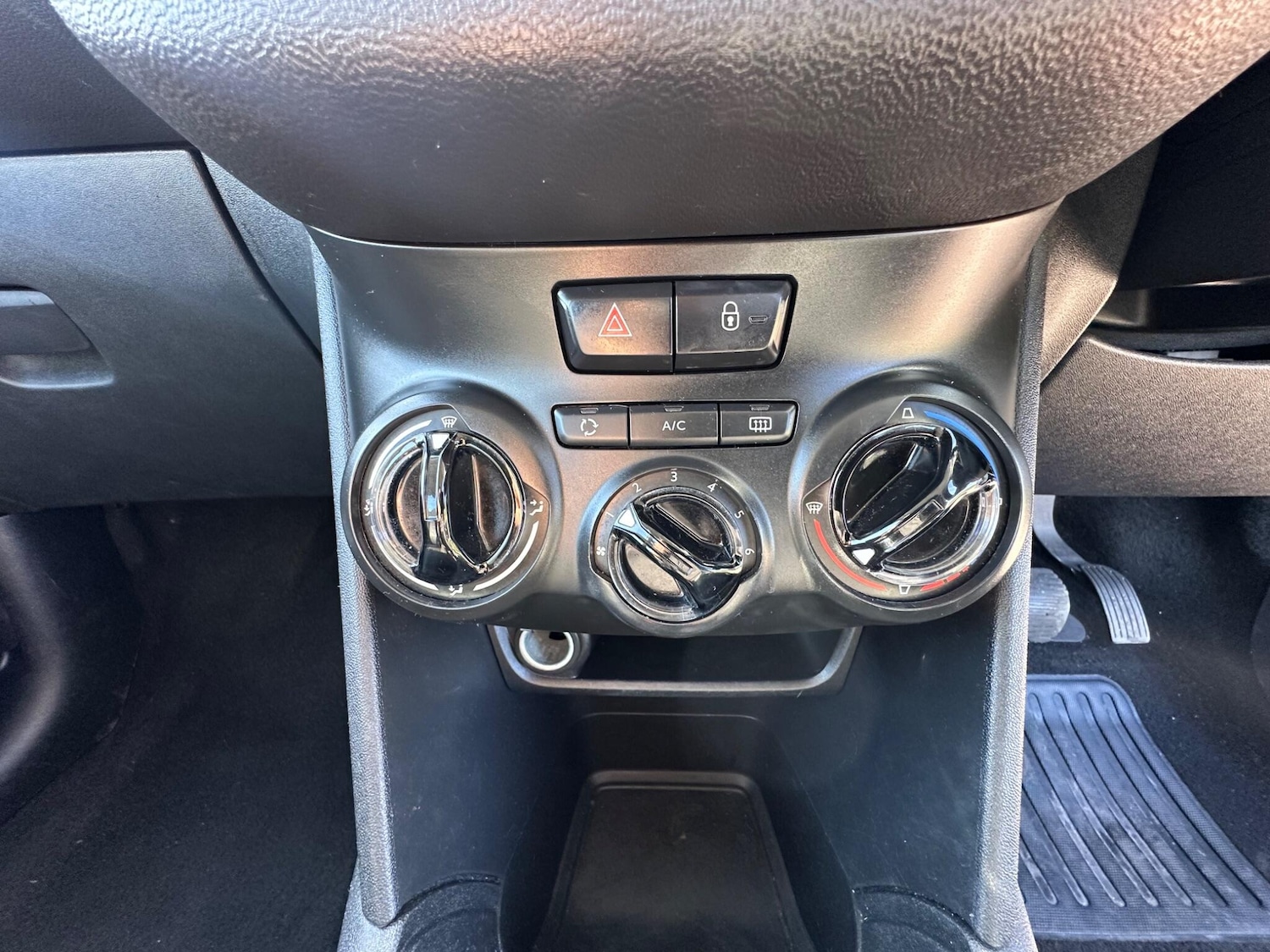 Used Peugeot 208 2013 for sale - 78035084: Photo 14