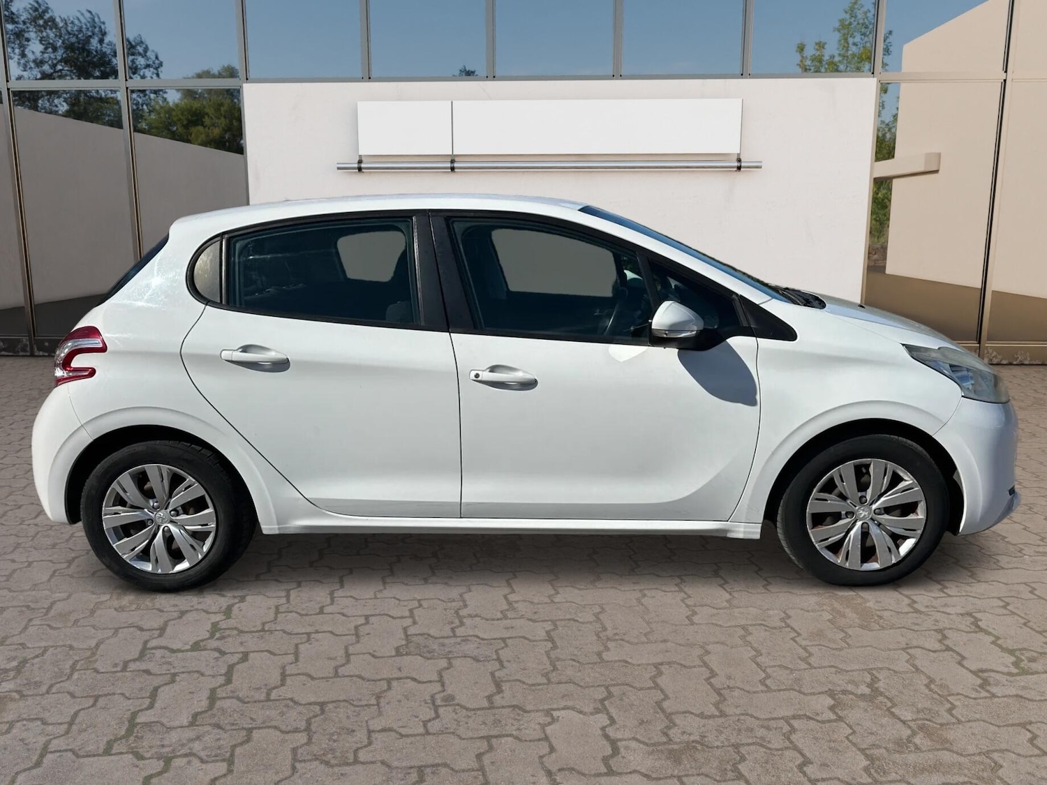 Used Peugeot 208 2013 for sale - 78035084: Photo 8