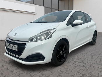 Used Peugeot 208 2015 for sale - 77753816: Photo