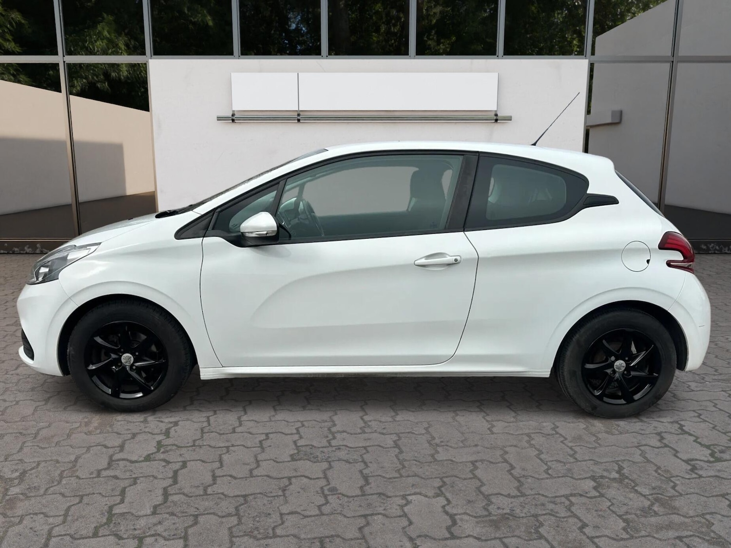 Used Peugeot 208 for sale - 77753816: Photo 4