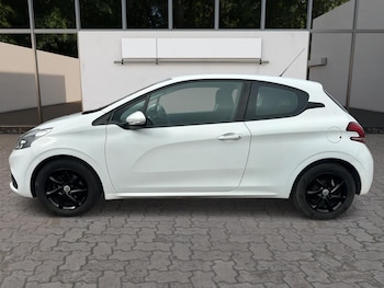 Used Peugeot 208 2015 for sale - 77753816: Photo