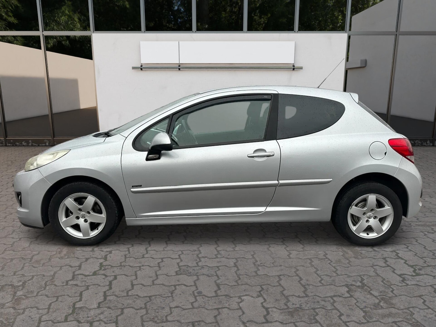 Used Peugeot 207 2011 for sale - 77097354: Photo 4