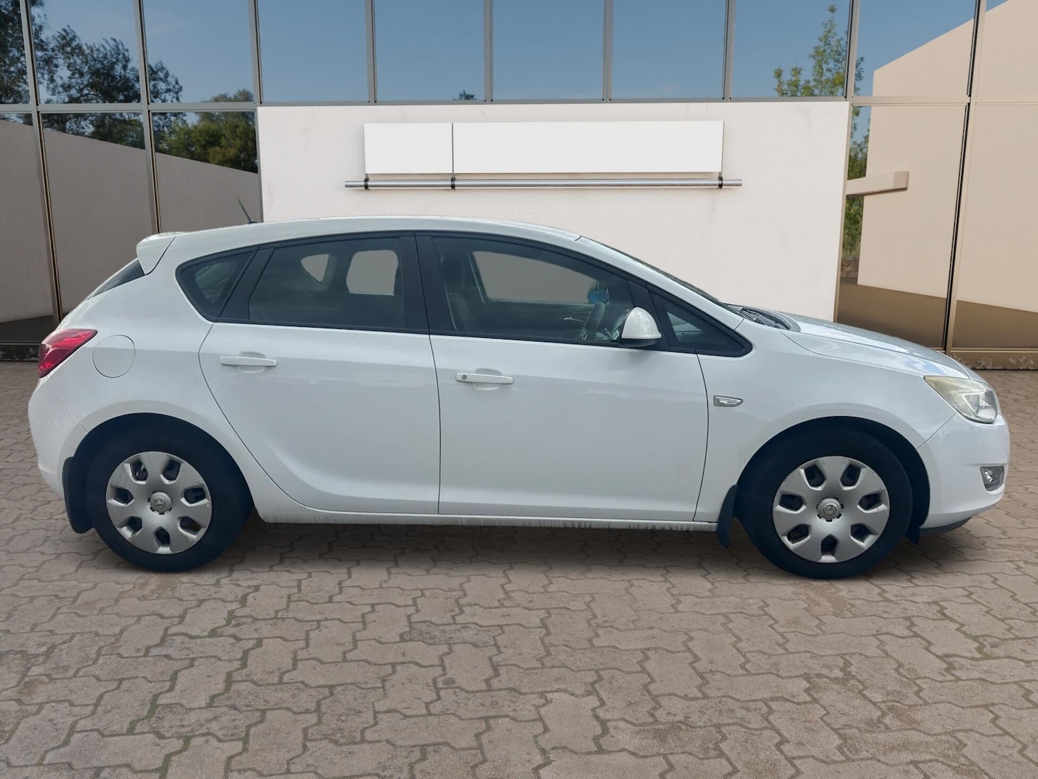 Used Vauxhall Astra for sale - 78100891: Photo 8