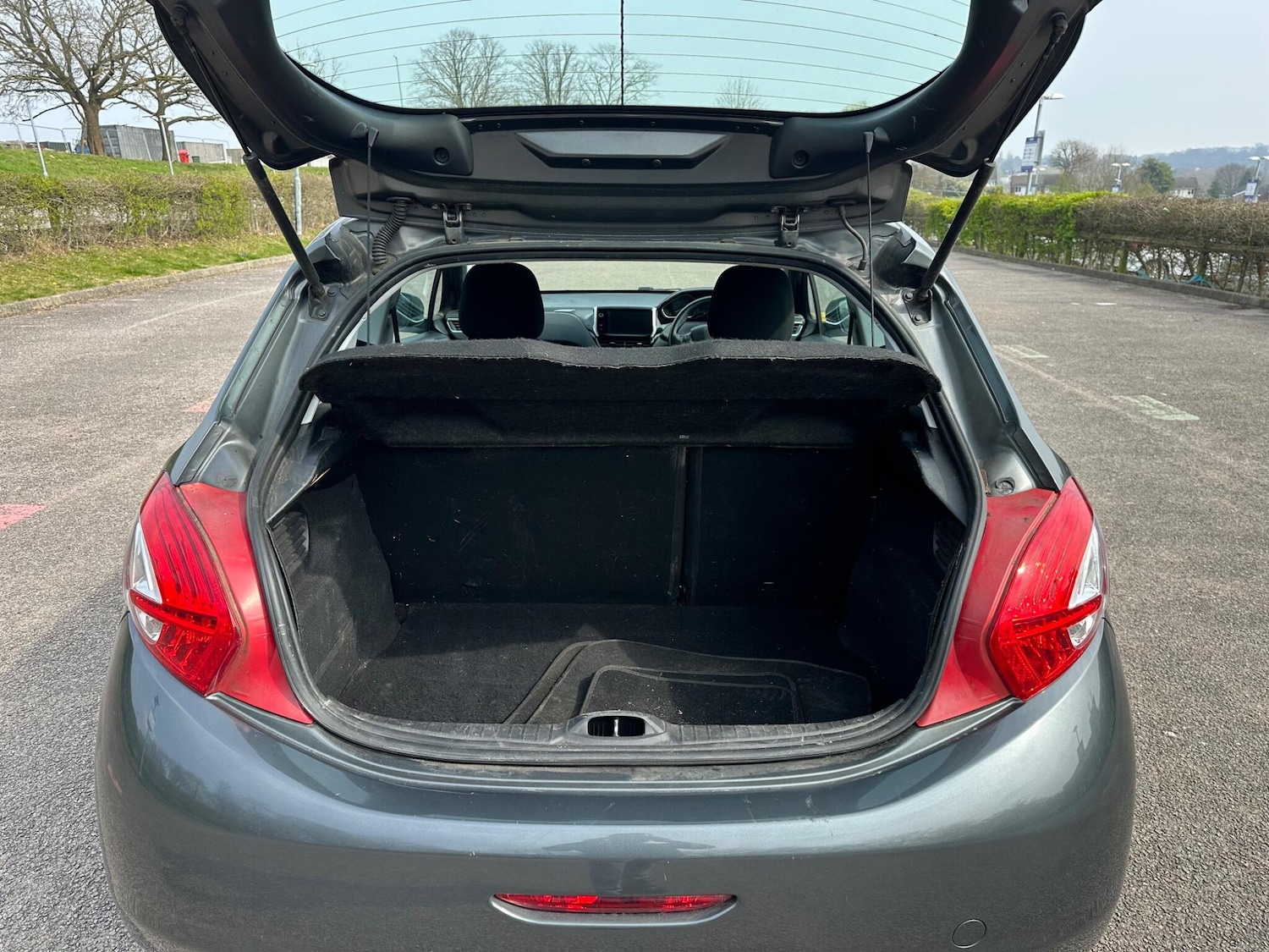 Used Peugeot 208 2012 for sale - 77977726: Photo 14