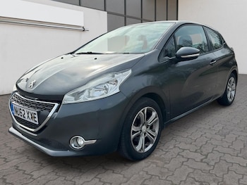 Used Peugeot 208 2012 for sale - 77977726: Photo