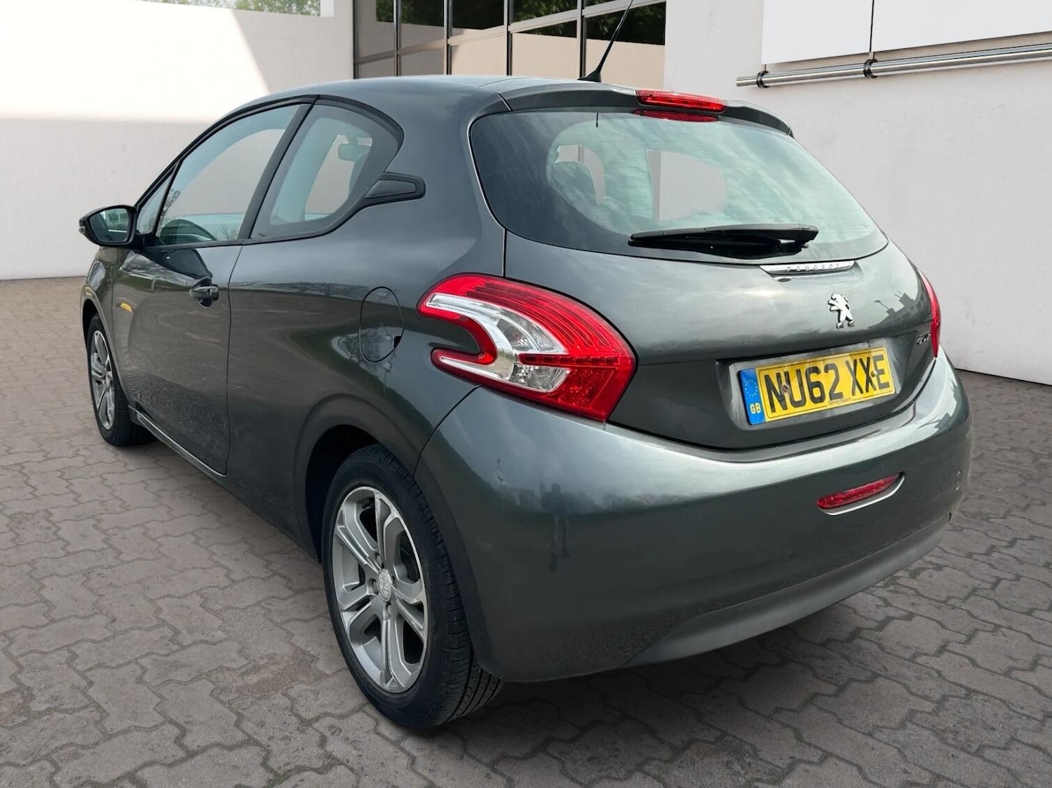 Used Peugeot 208 2012 for sale - 77977726: Photo 5