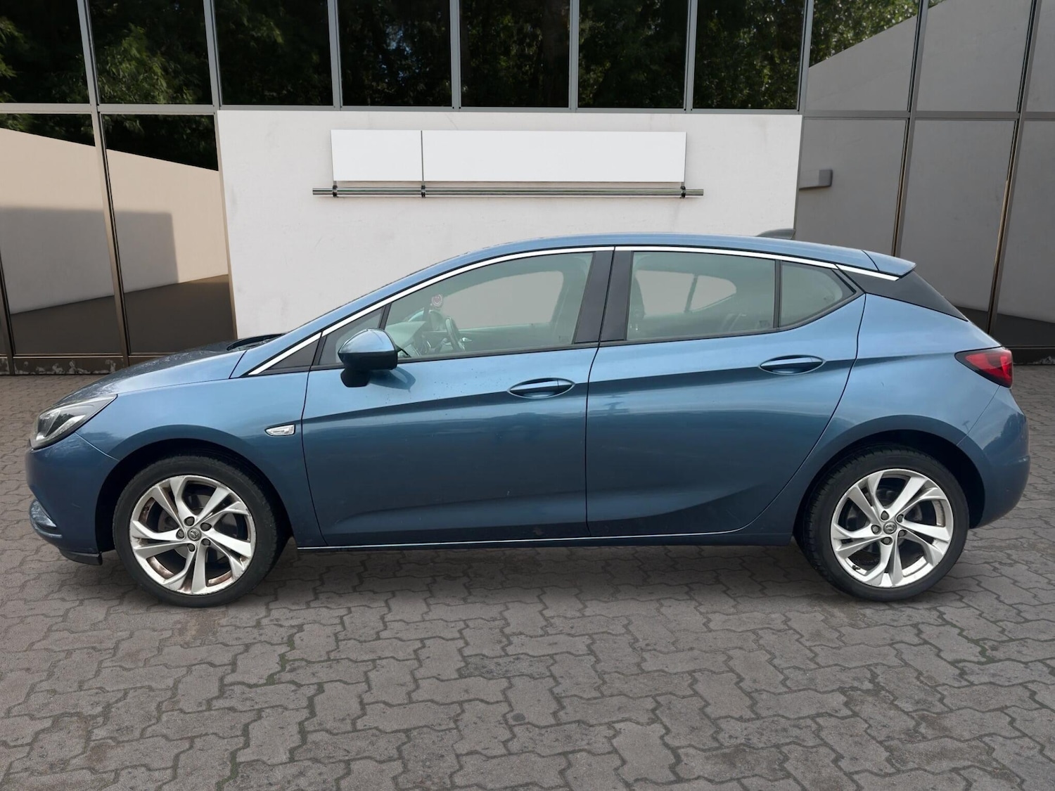 Used Vauxhall Astra 2016 for sale - 77097949: Photo 4