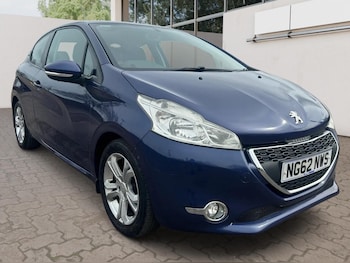Used Peugeot 208 2013 for sale - 77882081: Photo