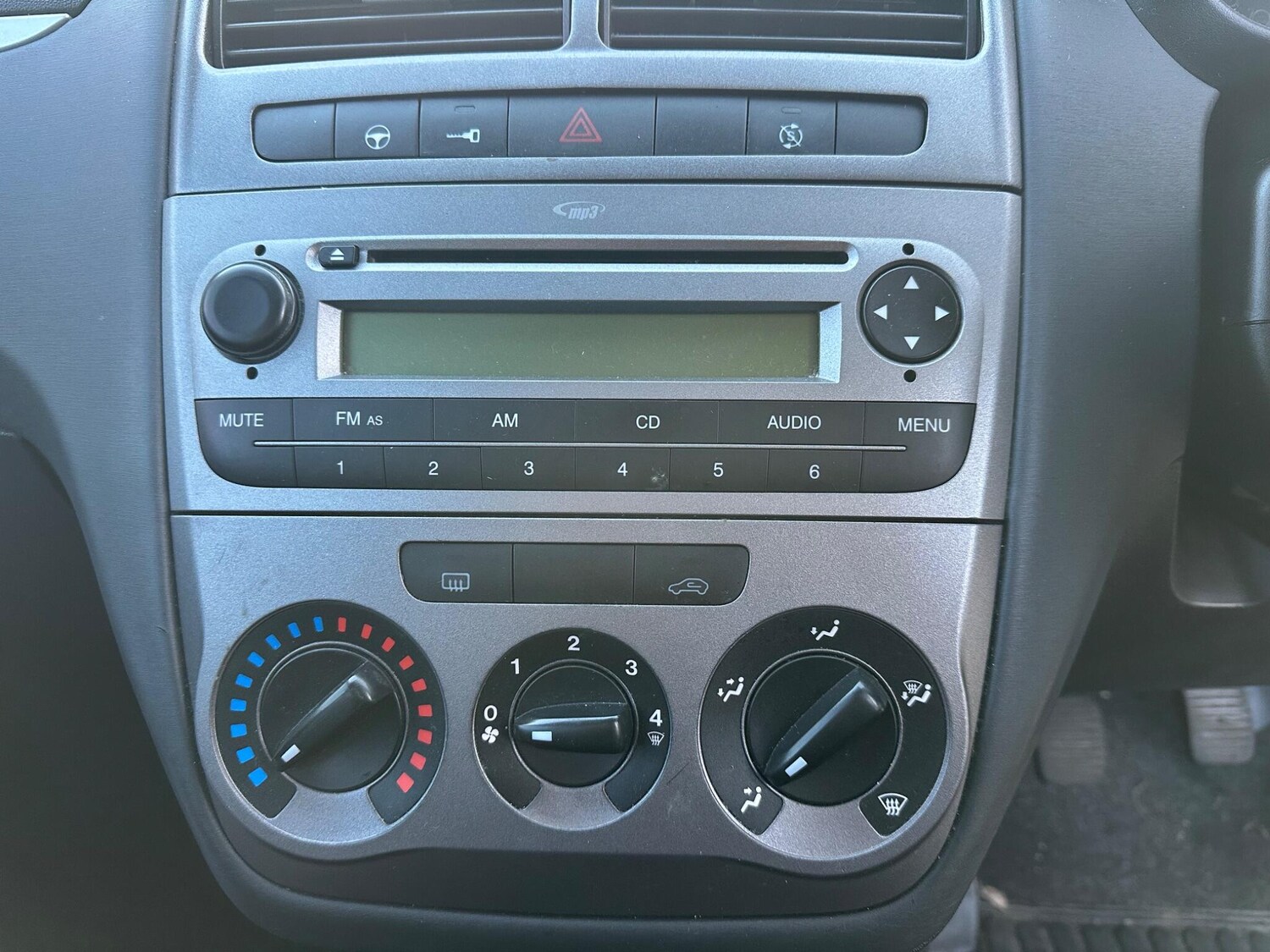 Used Fiat Punto 2012 for sale - 77908595: Photo 11