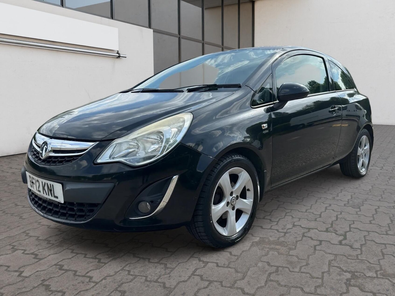 Used Vauxhall Corsa 2012 for sale - 77097557: Photo 3