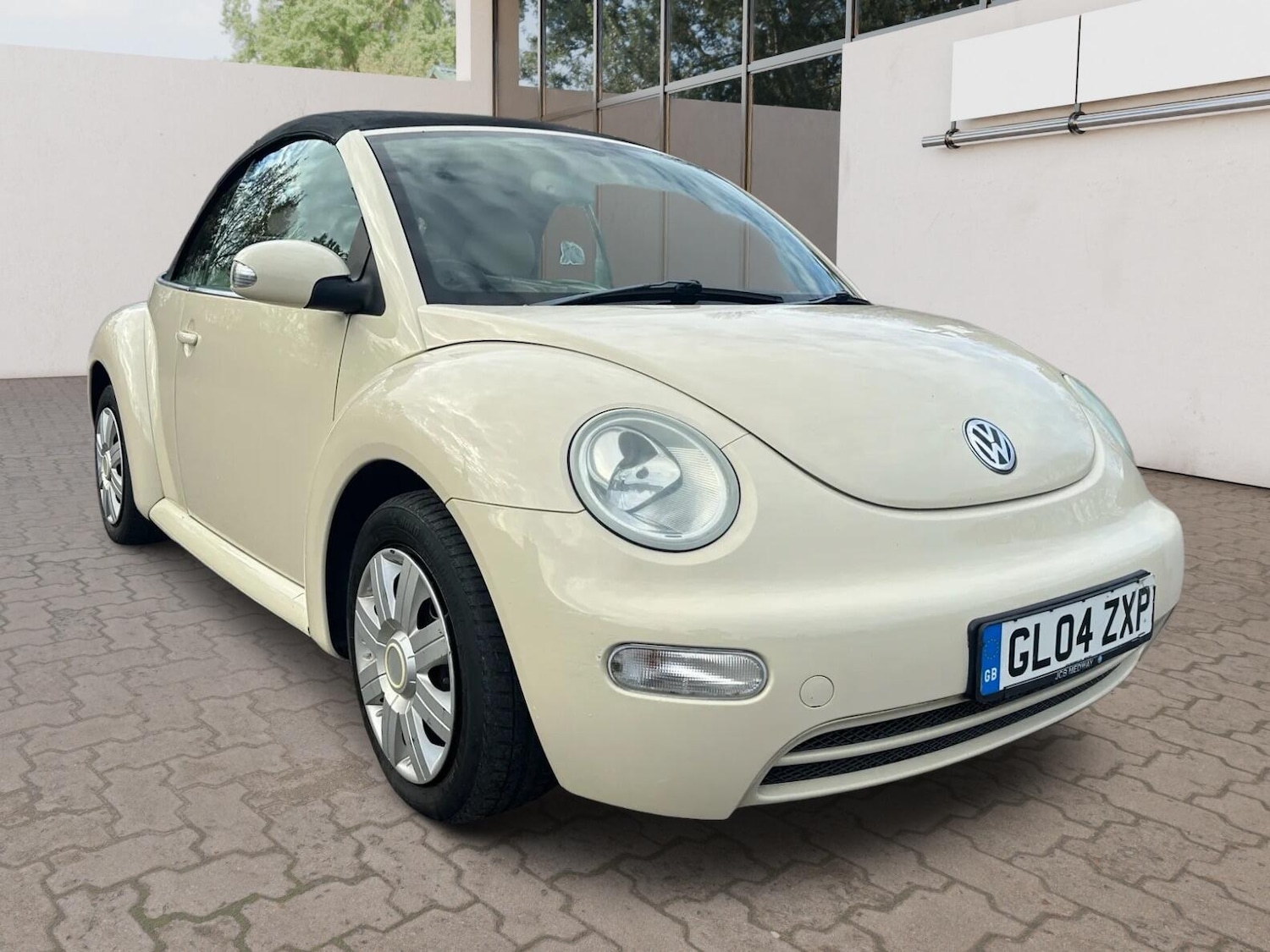 Used Volkswagen Beetle 2004 for sale - 76561618: Photo 1