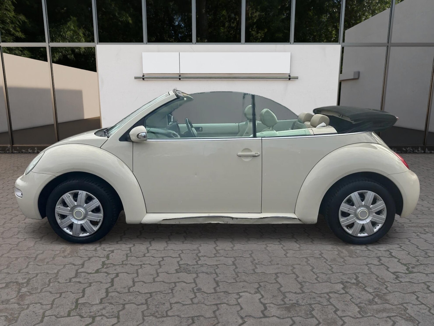 Used Volkswagen Beetle 2004 for sale - 76561618: Photo 12