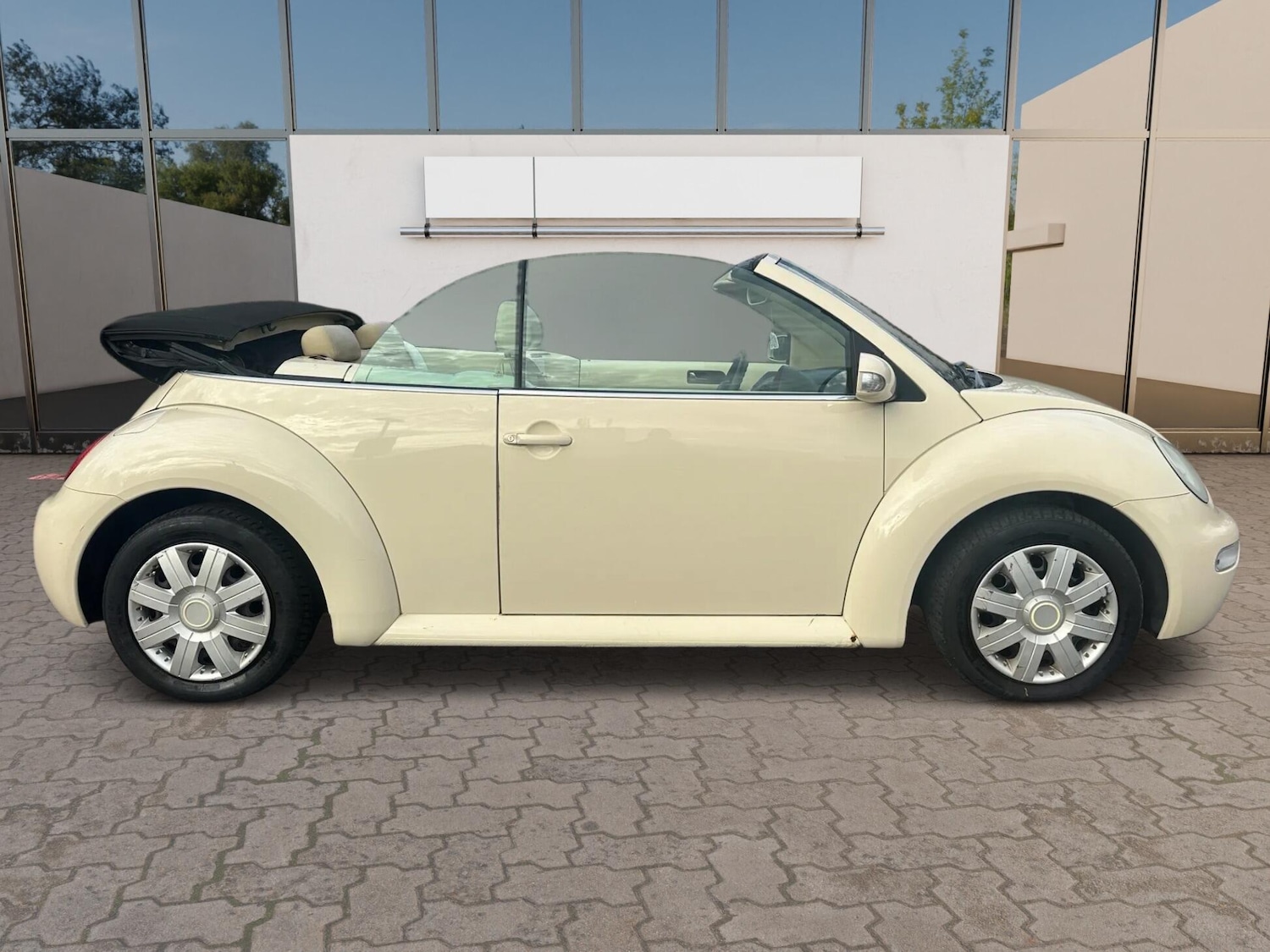 Used Volkswagen Beetle 2004 for sale - 76561618: Photo 16