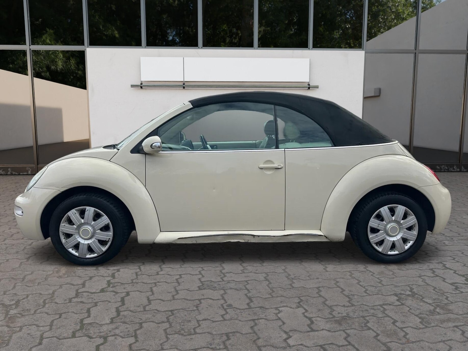 Used Volkswagen Beetle 2004 for sale - 76561618: Photo 4