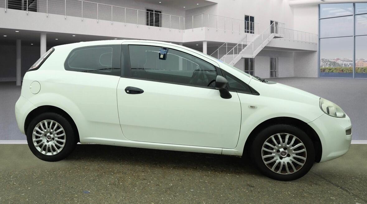 Used Fiat Punto 2012 for sale - 76370137: Photo 6