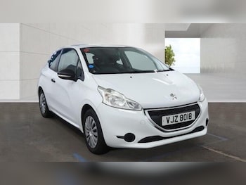 Used Peugeot 208 2014 for sale - 78689559: Photo