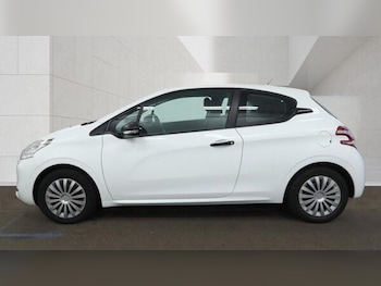 Used Peugeot 208 2014 for sale - 78689559: Photo
