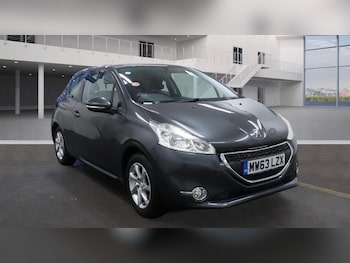 Used Peugeot 208 2014 for sale - 77524215: Photo