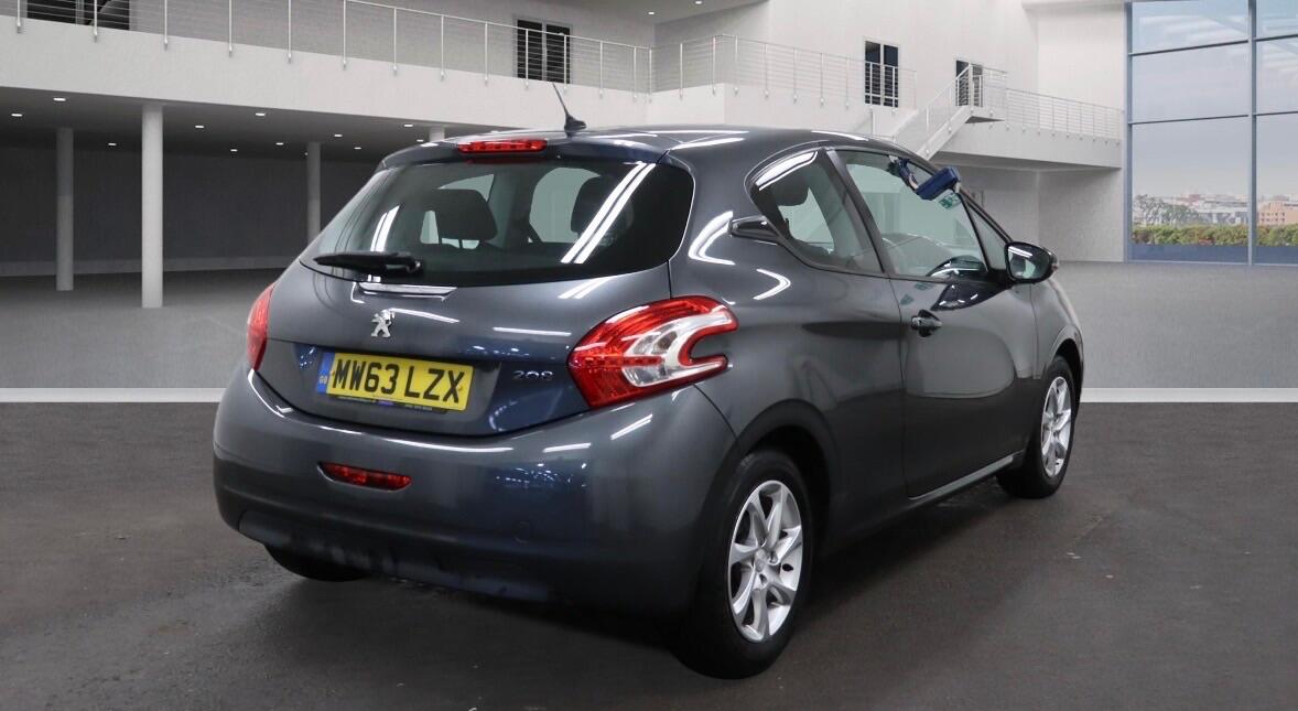 Used Peugeot 208 2014 for sale - 77524215: Photo 5