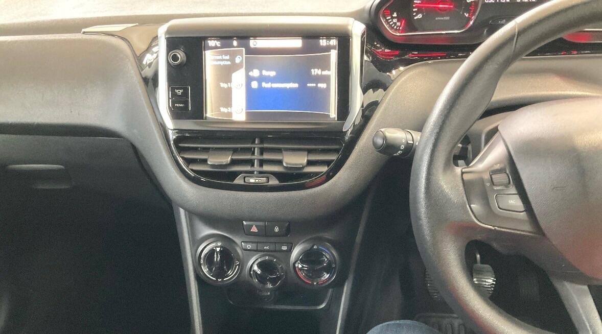 Used Peugeot 208 2014 for sale - 77524215: Photo 9