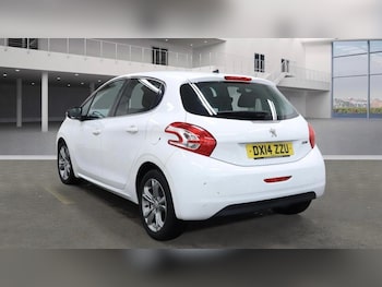 Used Peugeot 208 2014 for sale - 77753317: Photo