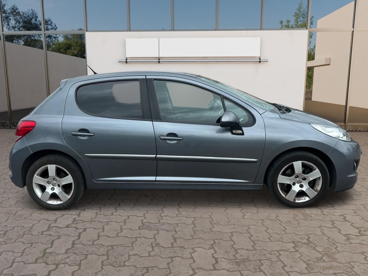 Used Peugeot 207 2011 for sale - 78127849: Photo 8