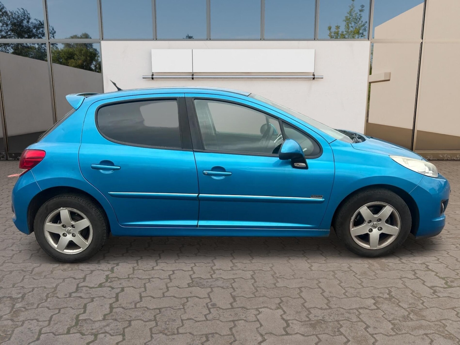 Used Peugeot 207 2012 for sale - 77634000: Photo 8