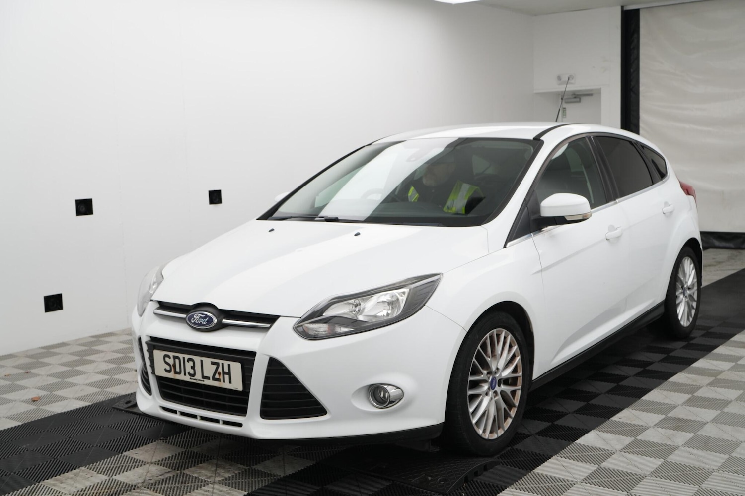 Used Ford Focus 2013 for sale - 77344557: Photo 2