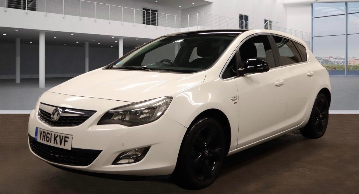 Used Vauxhall Astra 2011 for sale - 77253643: Photo 2