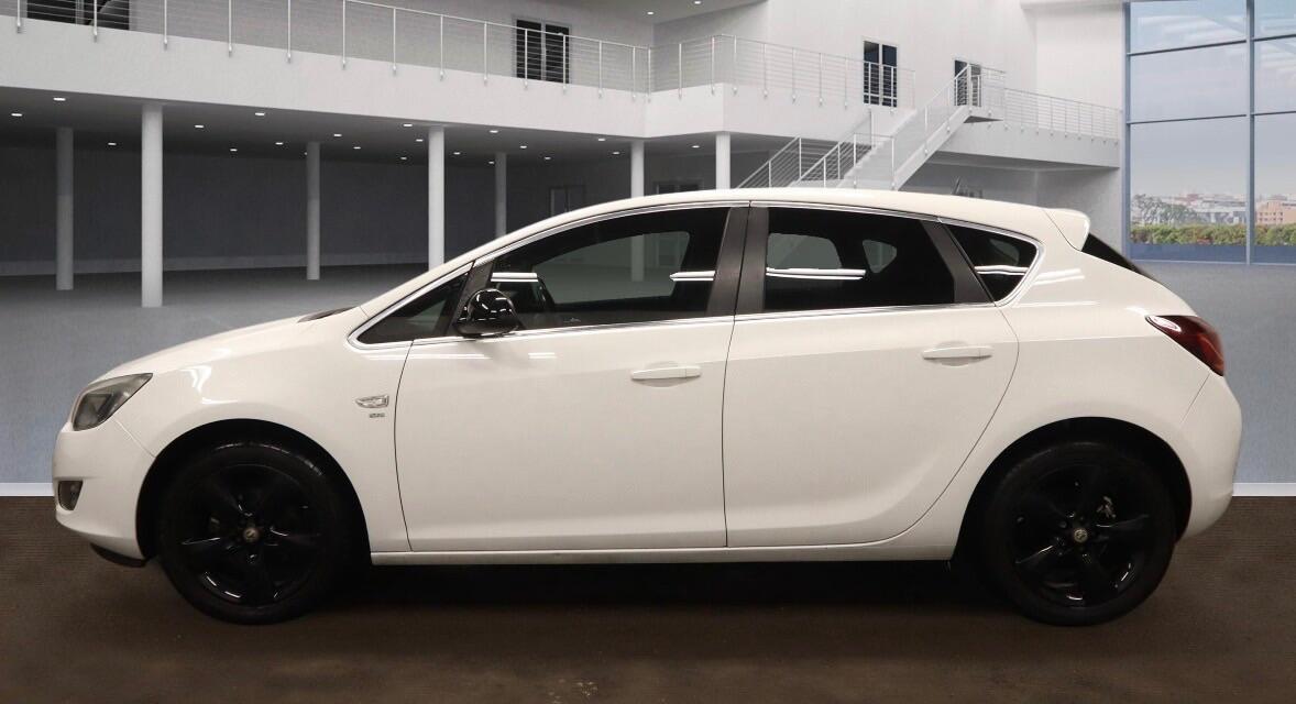 Used Vauxhall Astra 2011 for sale - 77253643: Photo 3