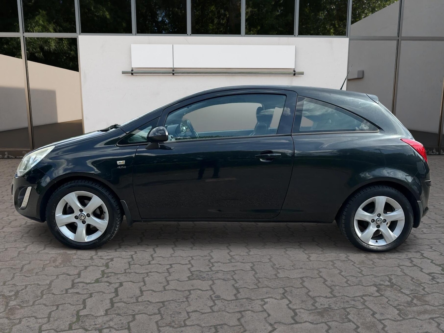 Used Vauxhall Corsa 2012 for sale - 76561270: Photo 4