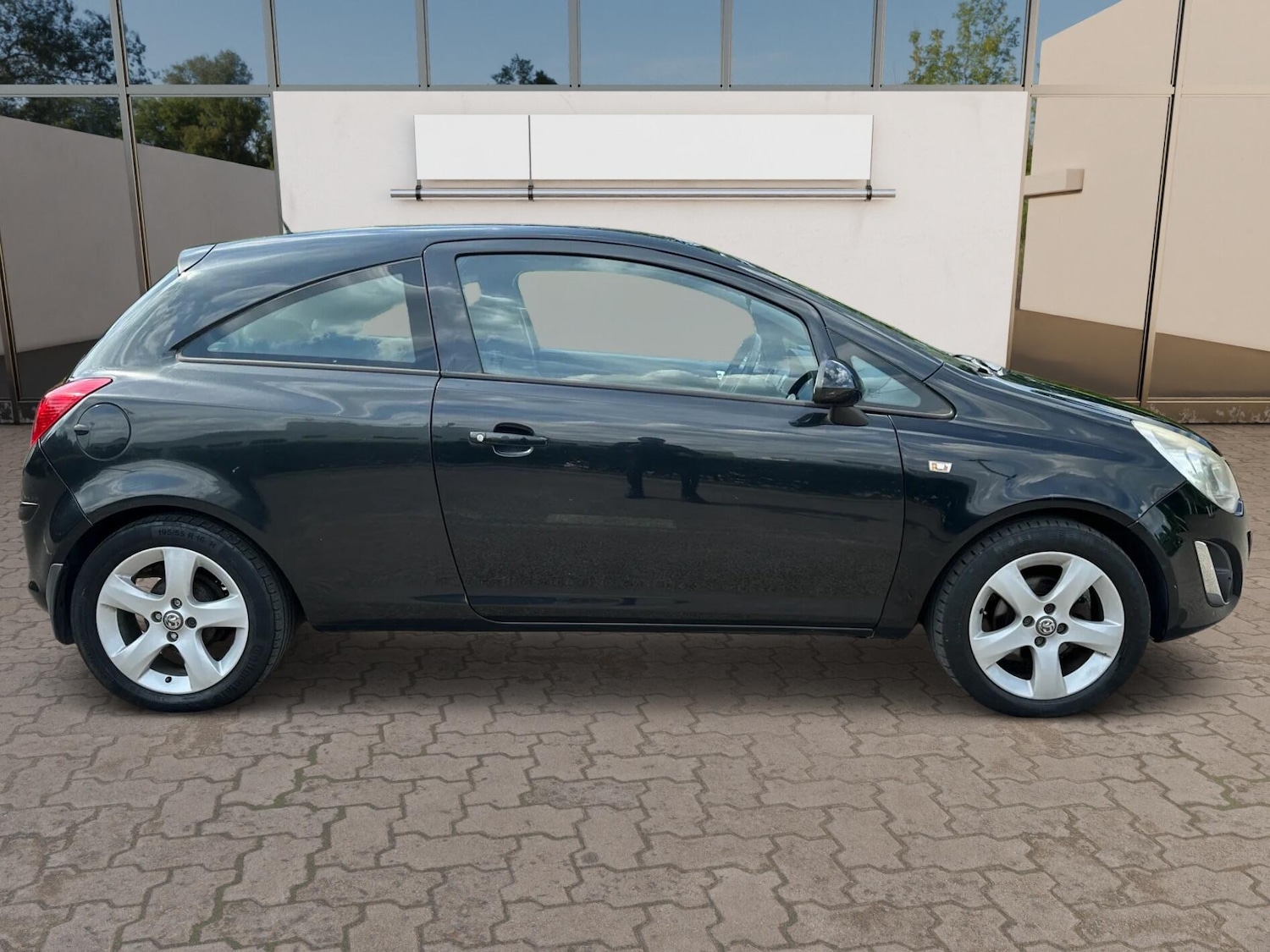 Used Vauxhall Corsa 2012 for sale - 76561270: Photo 8